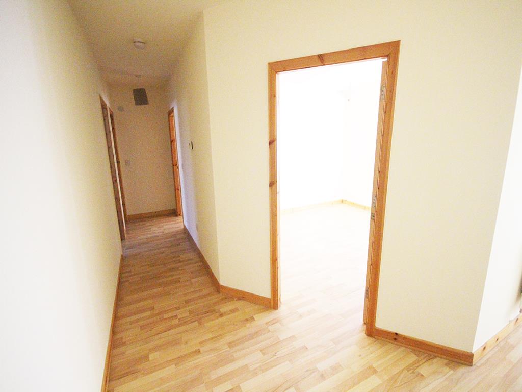 2 bedroom apartment For Sale in Colne - IMG_1338.jpg